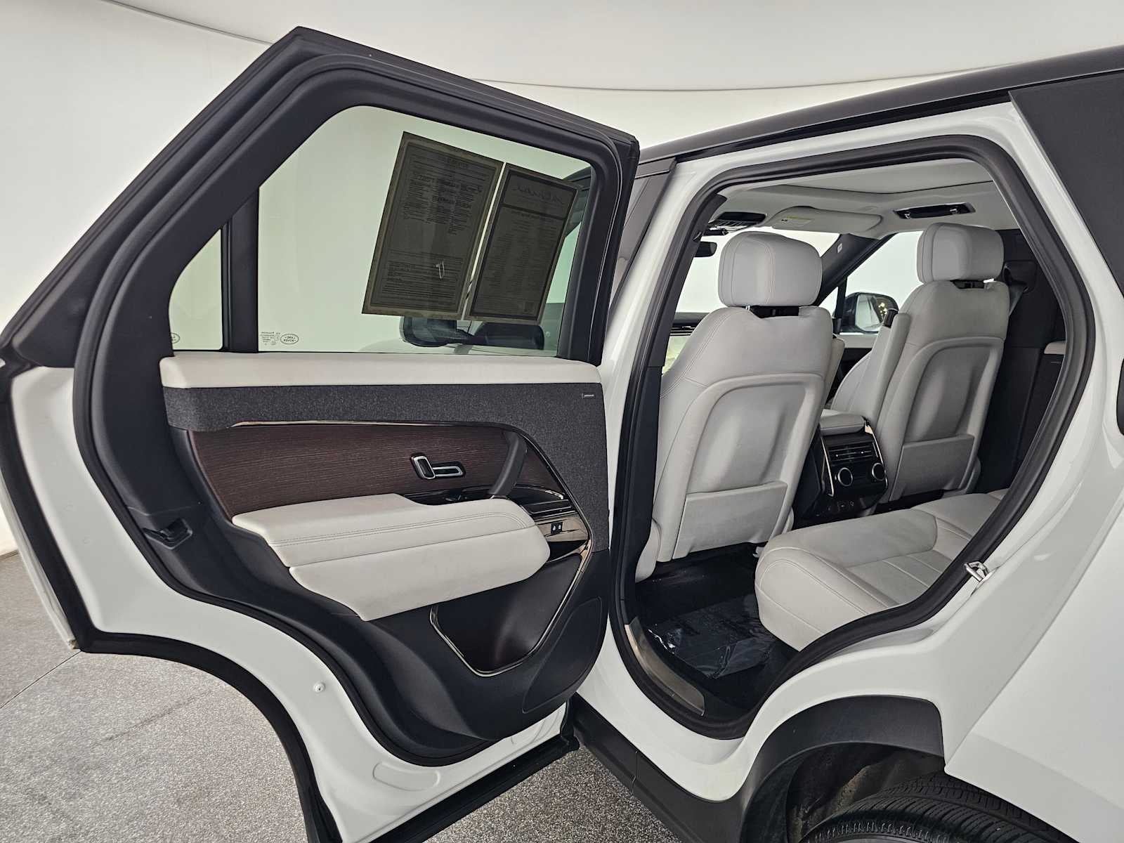 2023 Land Rover Range Rover Sport SE