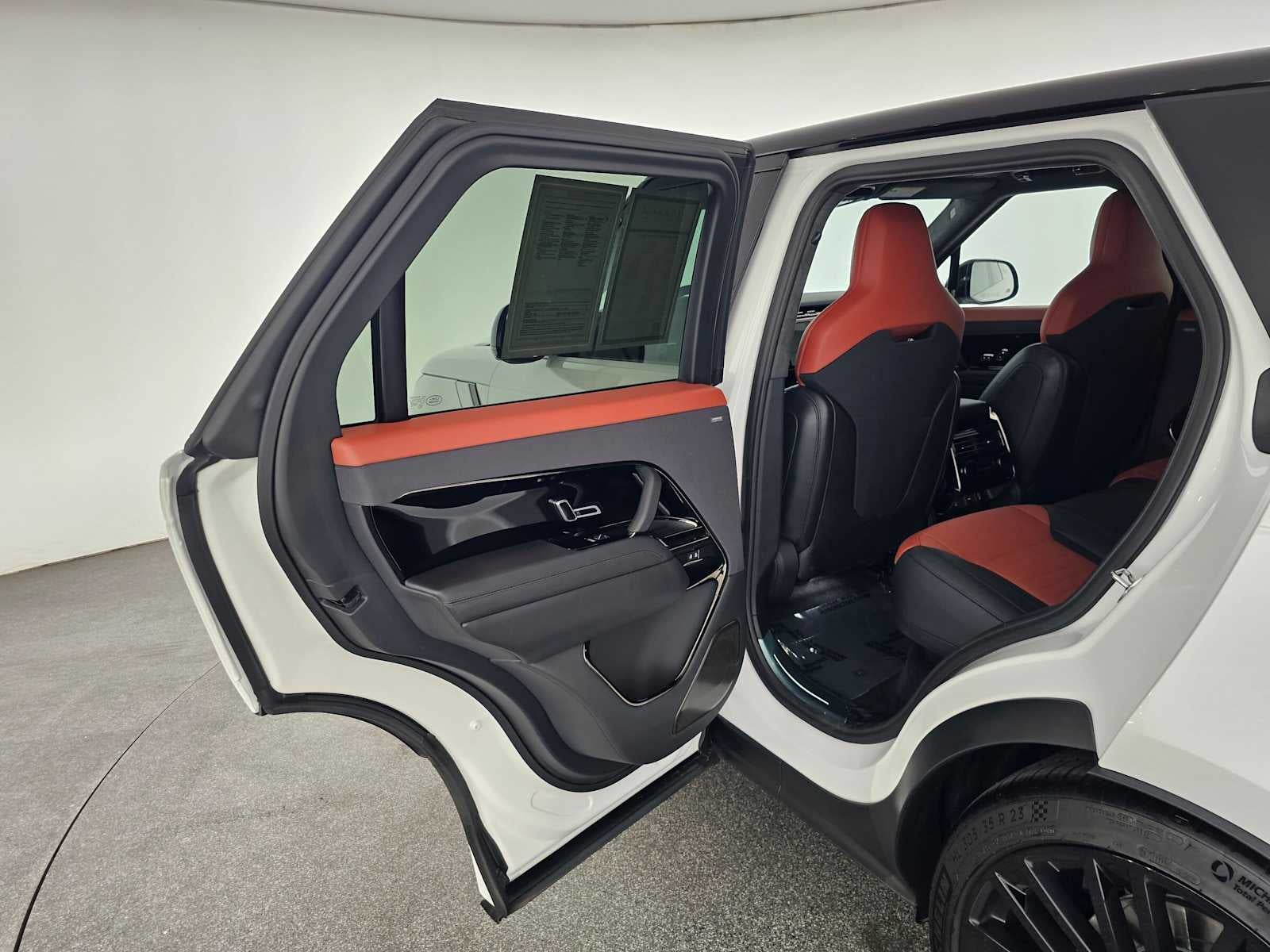 2026 Land Rover Range Rover Sport SV