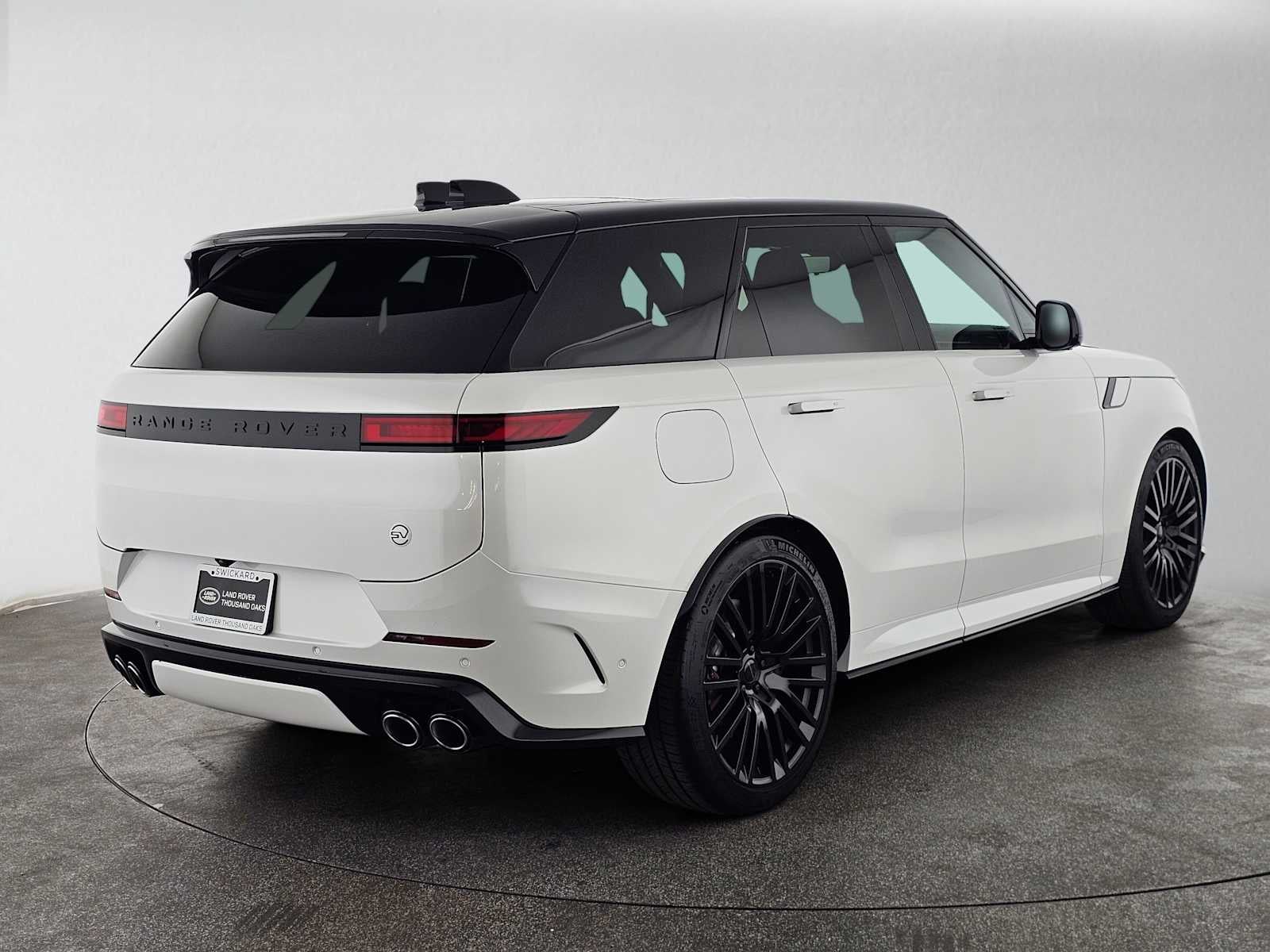 2026 Land Rover Range Rover Sport SV
