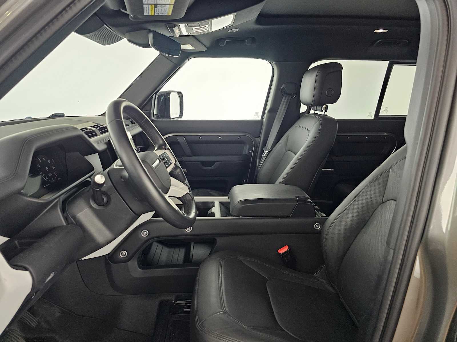 2025 Land Rover Defender X-Dynamic SE