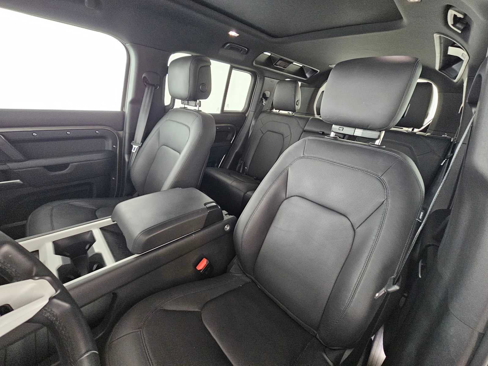 2025 Land Rover Defender X-Dynamic SE