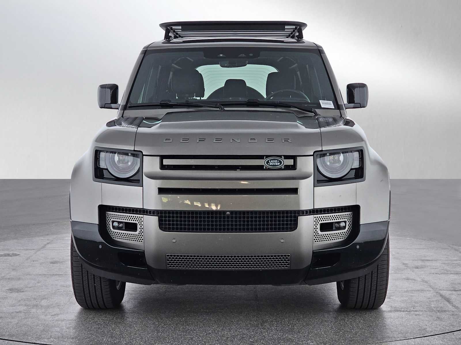 2025 Land Rover Defender X-Dynamic SE