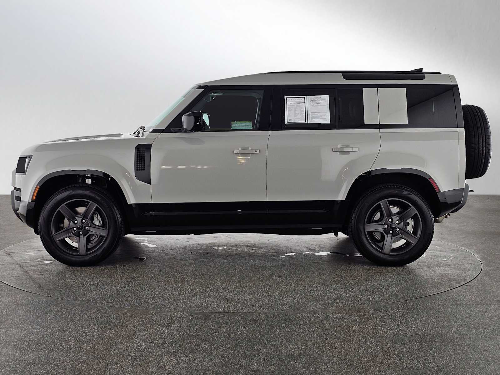 2026 Land Rover Defender X-Dynamic SE
