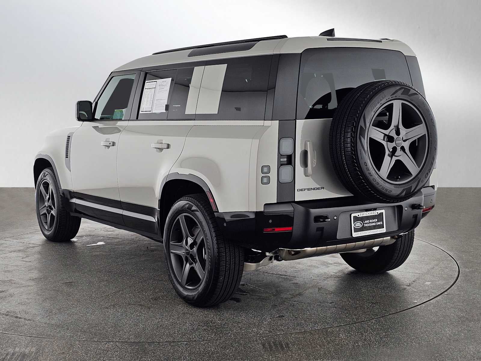 2026 Land Rover Defender X-Dynamic SE