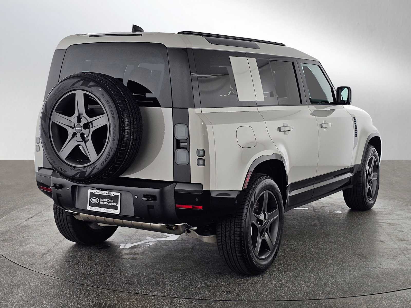 2026 Land Rover Defender X-Dynamic SE