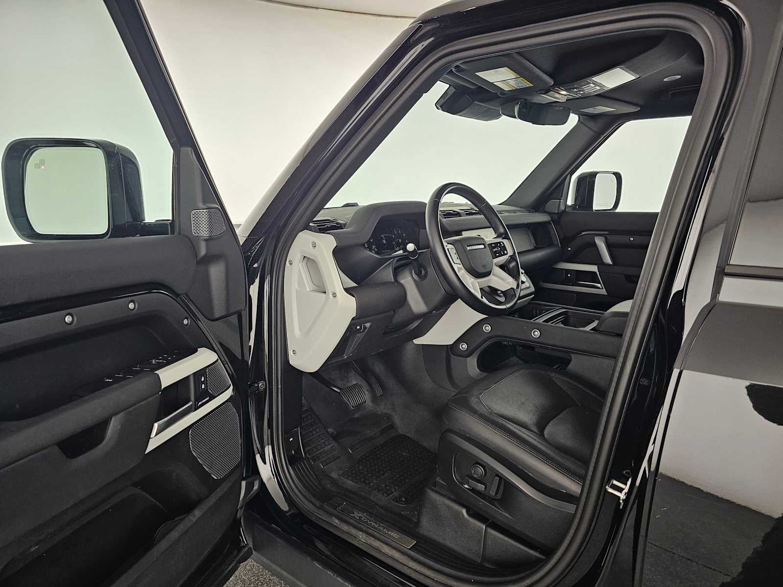2024 Land Rover Defender X-Dynamic SE