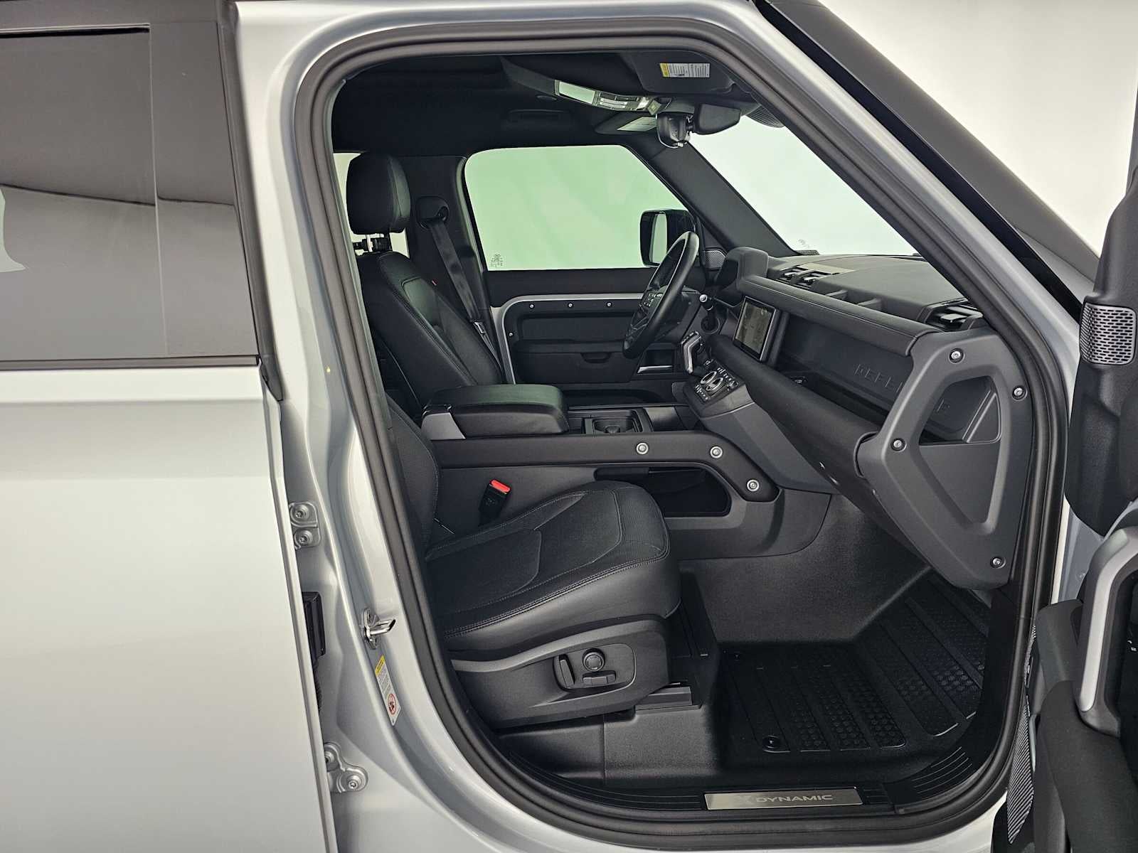 2024 Land Rover Defender X-Dynamic SE