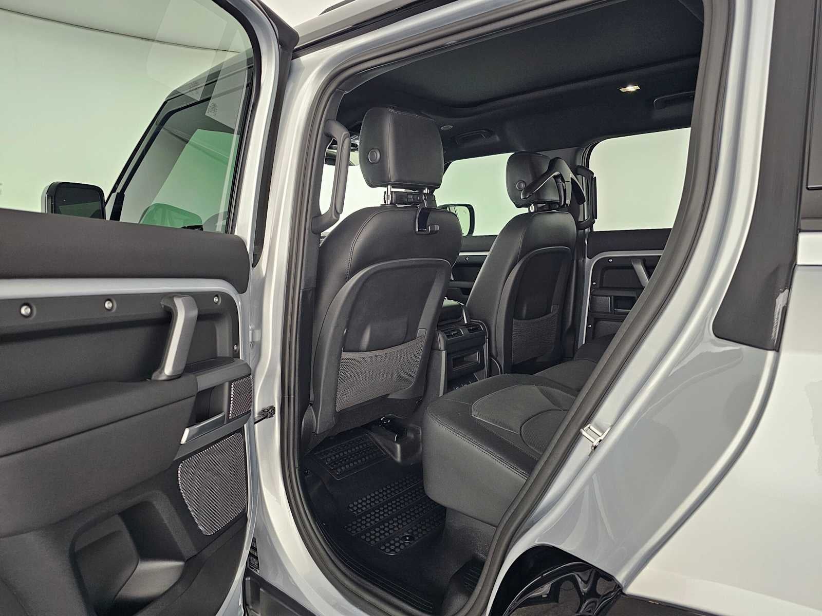 2024 Land Rover Defender X-Dynamic SE