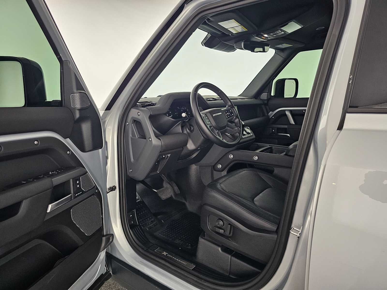 2024 Land Rover Defender X-Dynamic SE