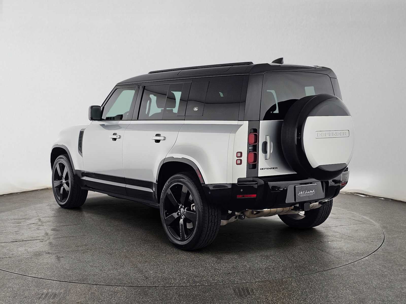 2024 Land Rover Defender X-Dynamic SE