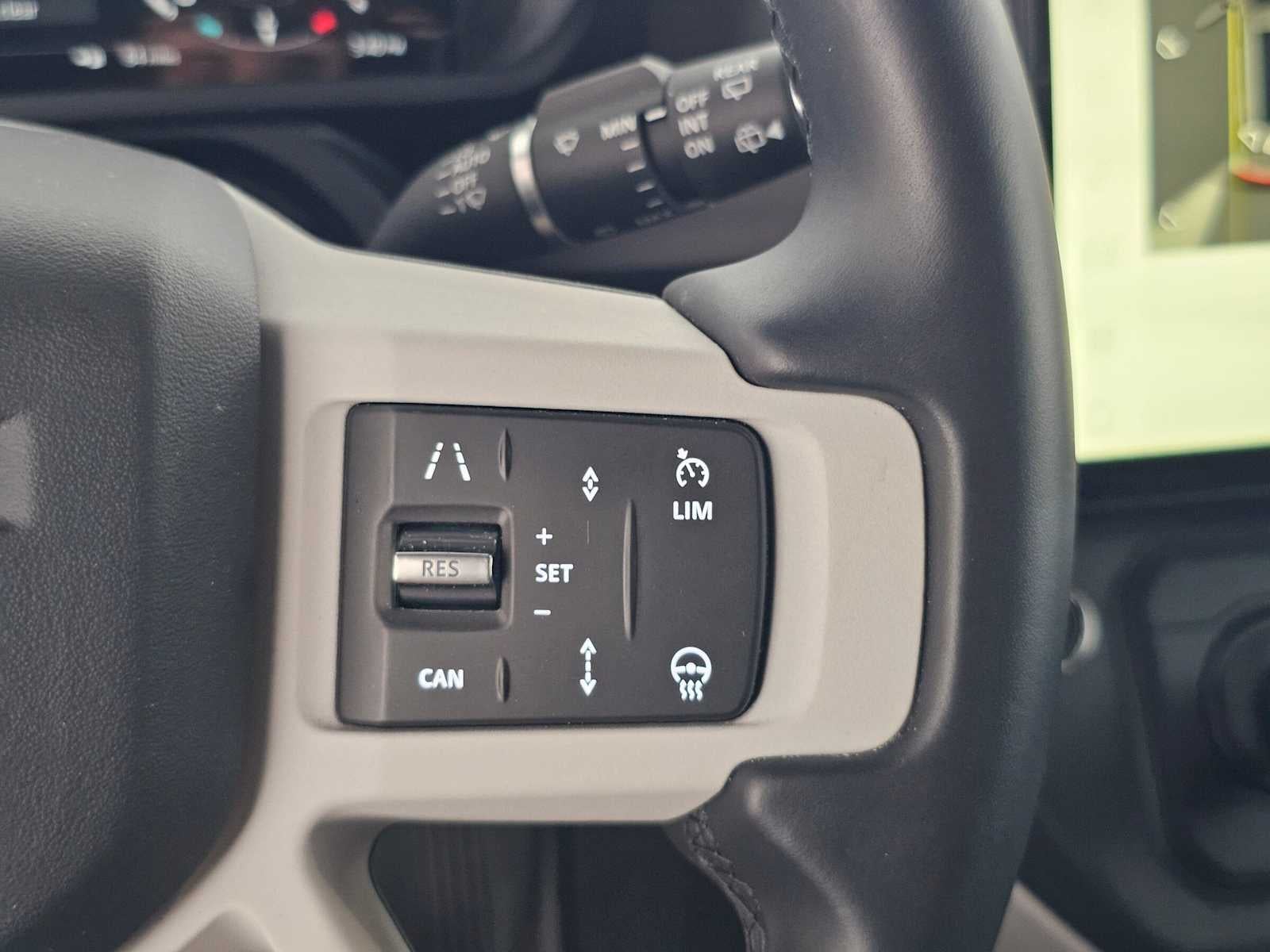 2026 Land Rover Defender X-Dynamic SE