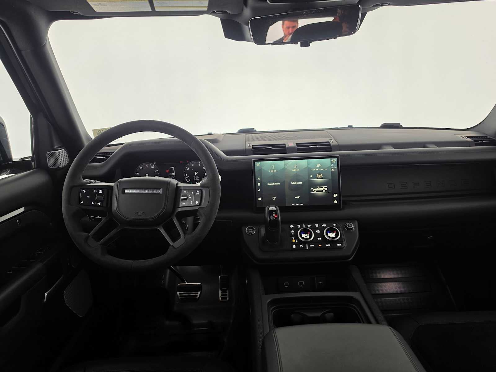 2024 Land Rover Defender V8