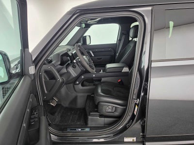 2024 Land Rover Defender V8