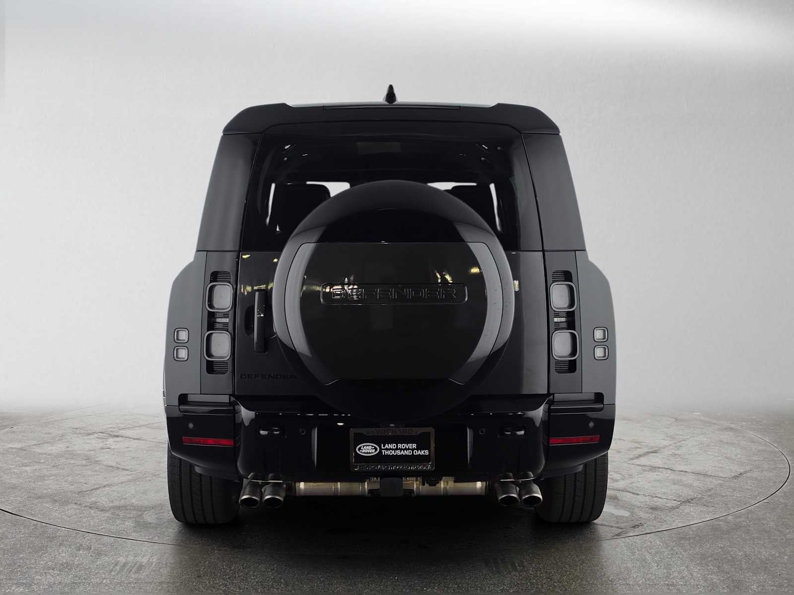 2024 Land Rover Defender V8
