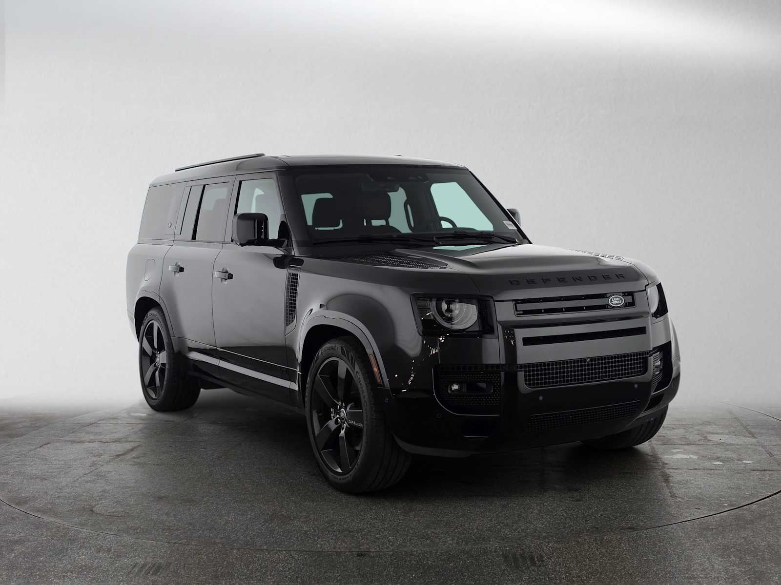 2024 Land Rover Defender V8
