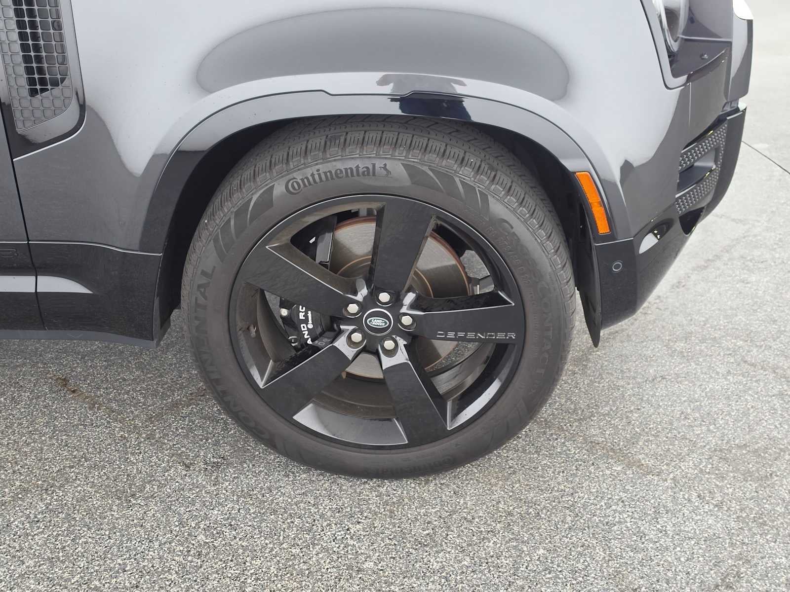 2024 Land Rover Defender V8