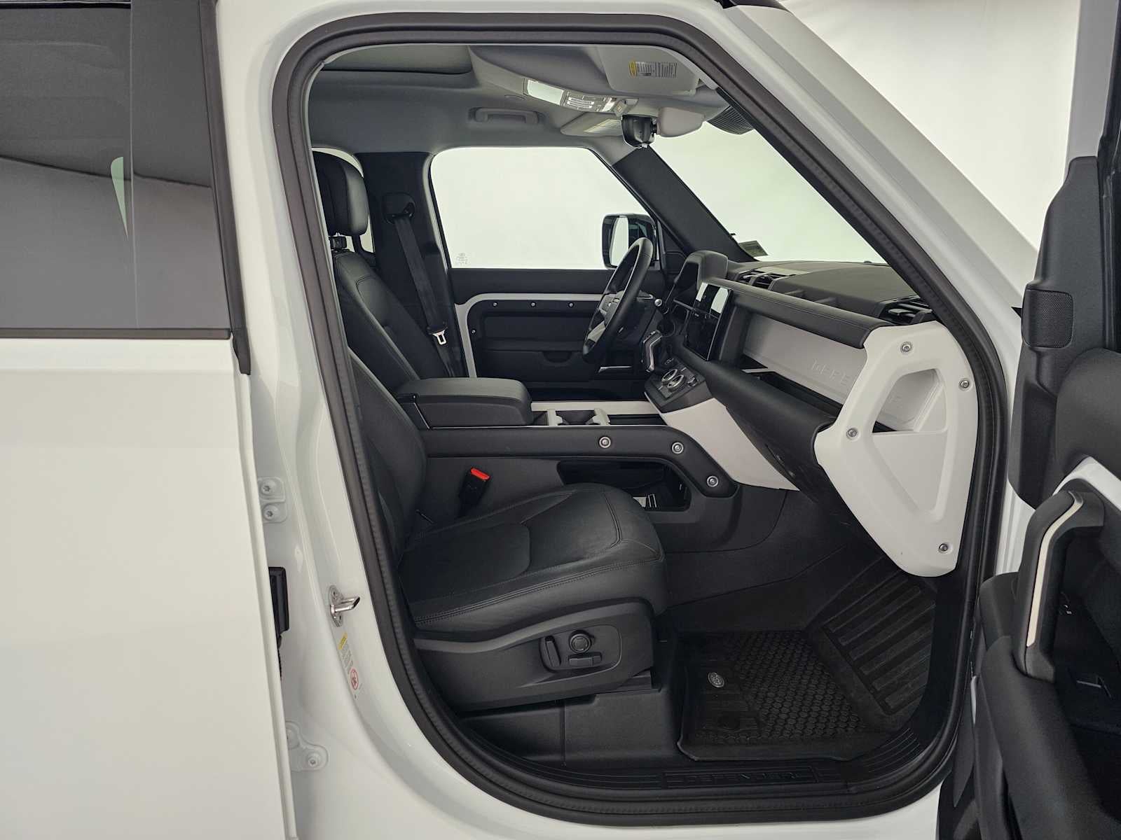 2025 Land Rover Defender S