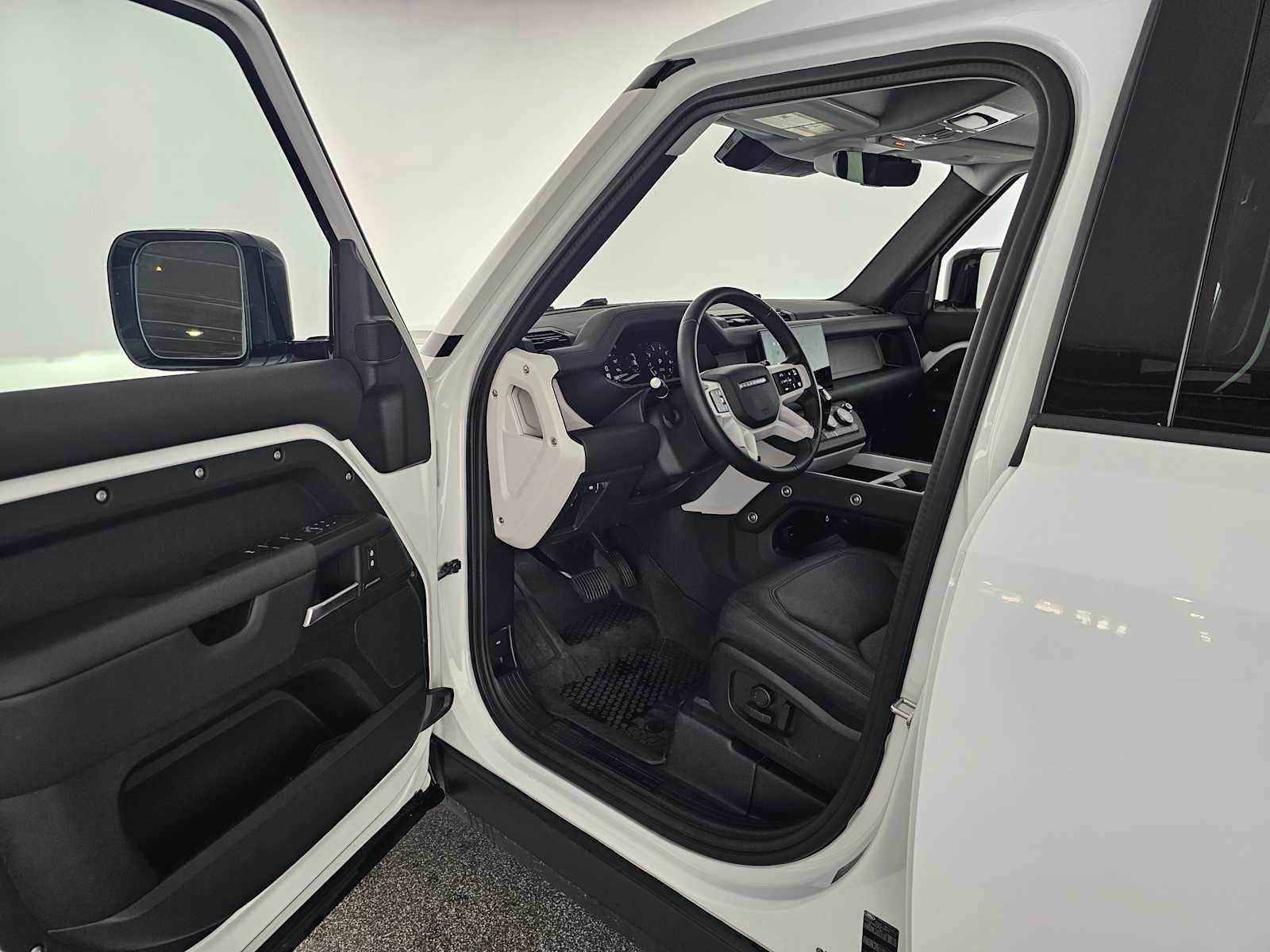 2025 Land Rover Defender S