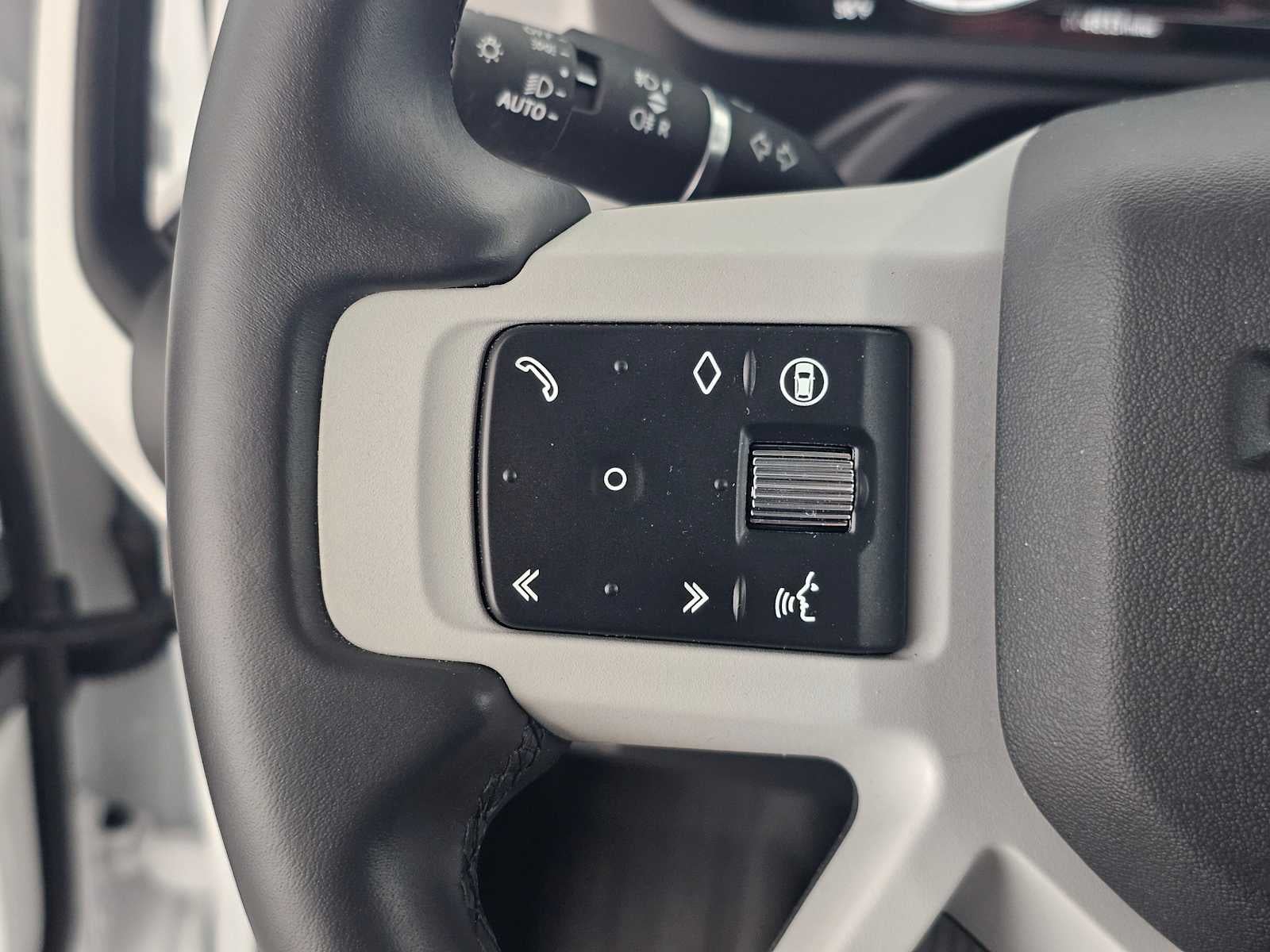 2025 Land Rover Defender S