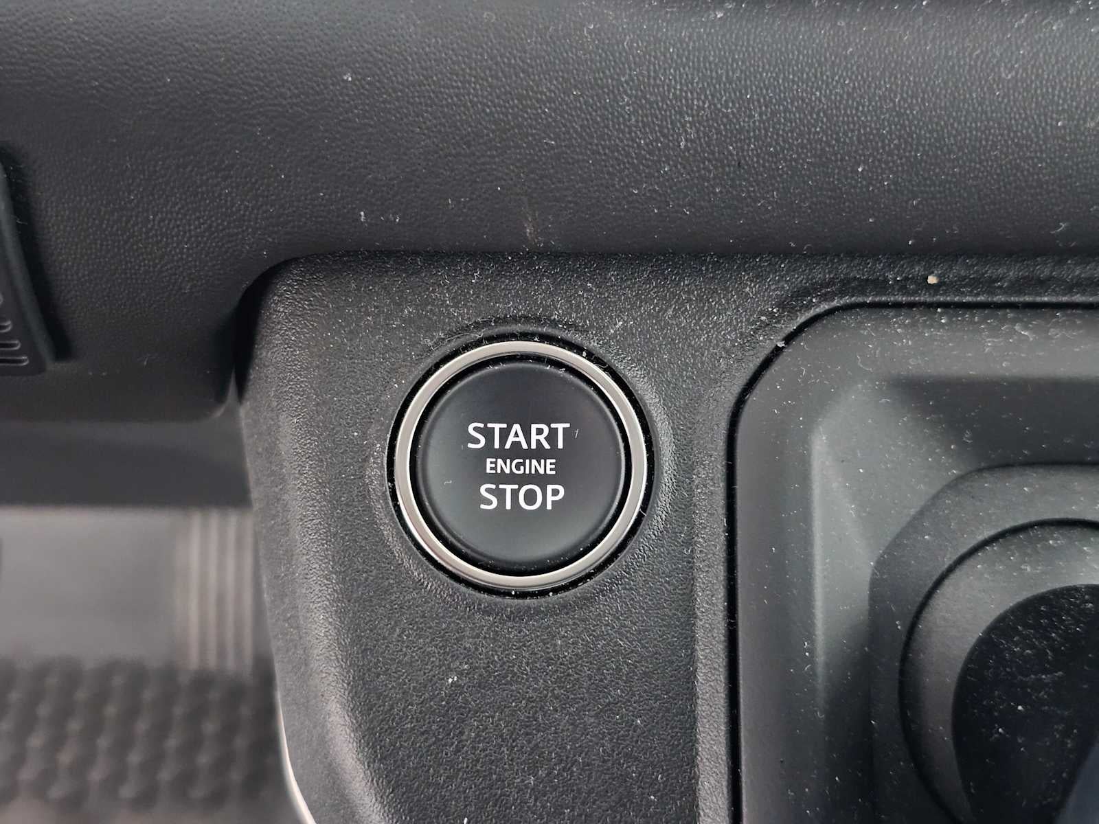 2025 Land Rover Defender S