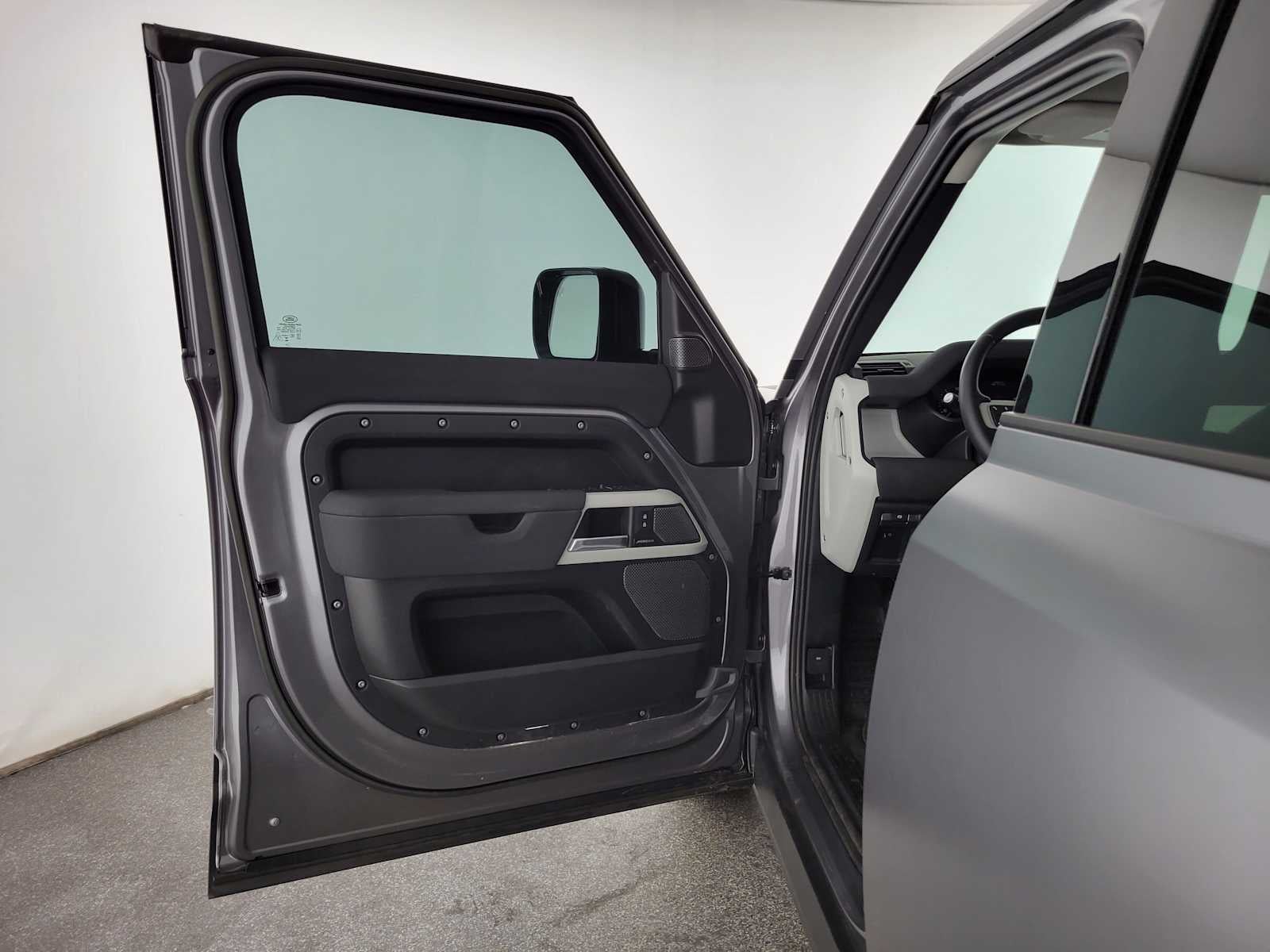 2023 Land Rover Defender S