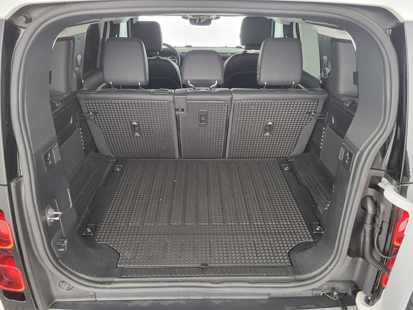 2023 Land Rover Defender S
