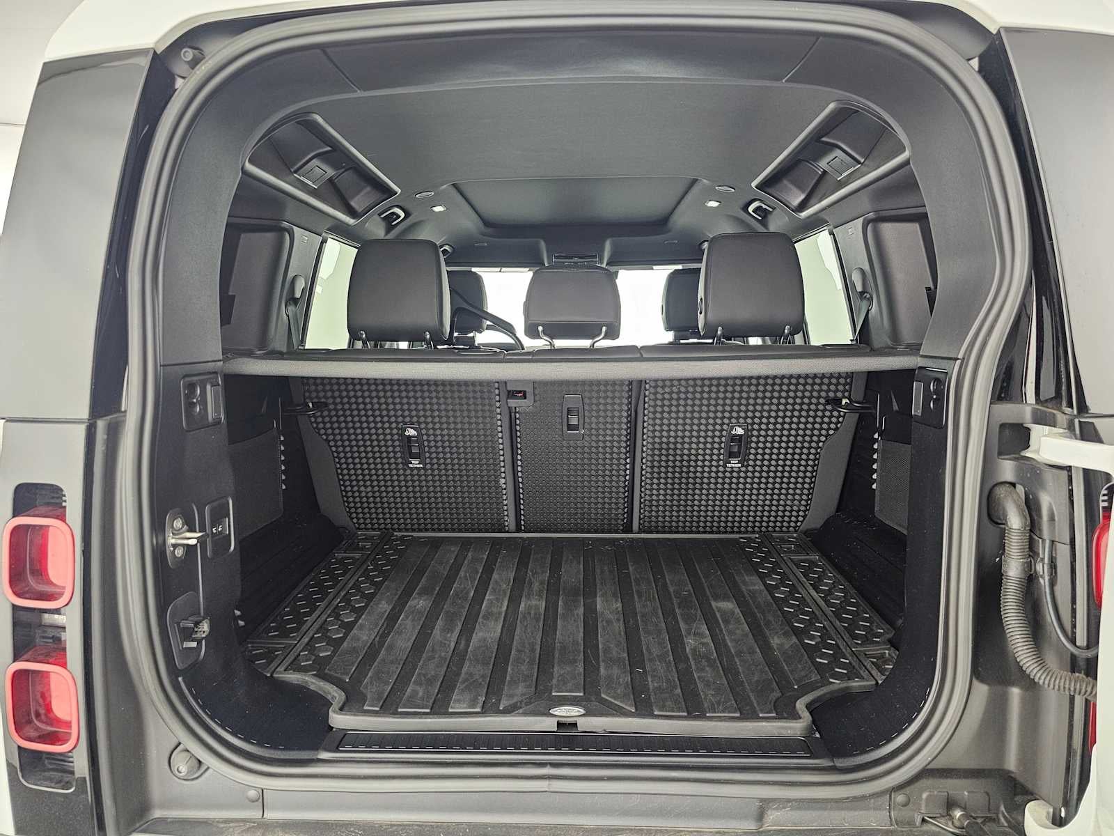 2023 Land Rover Defender S