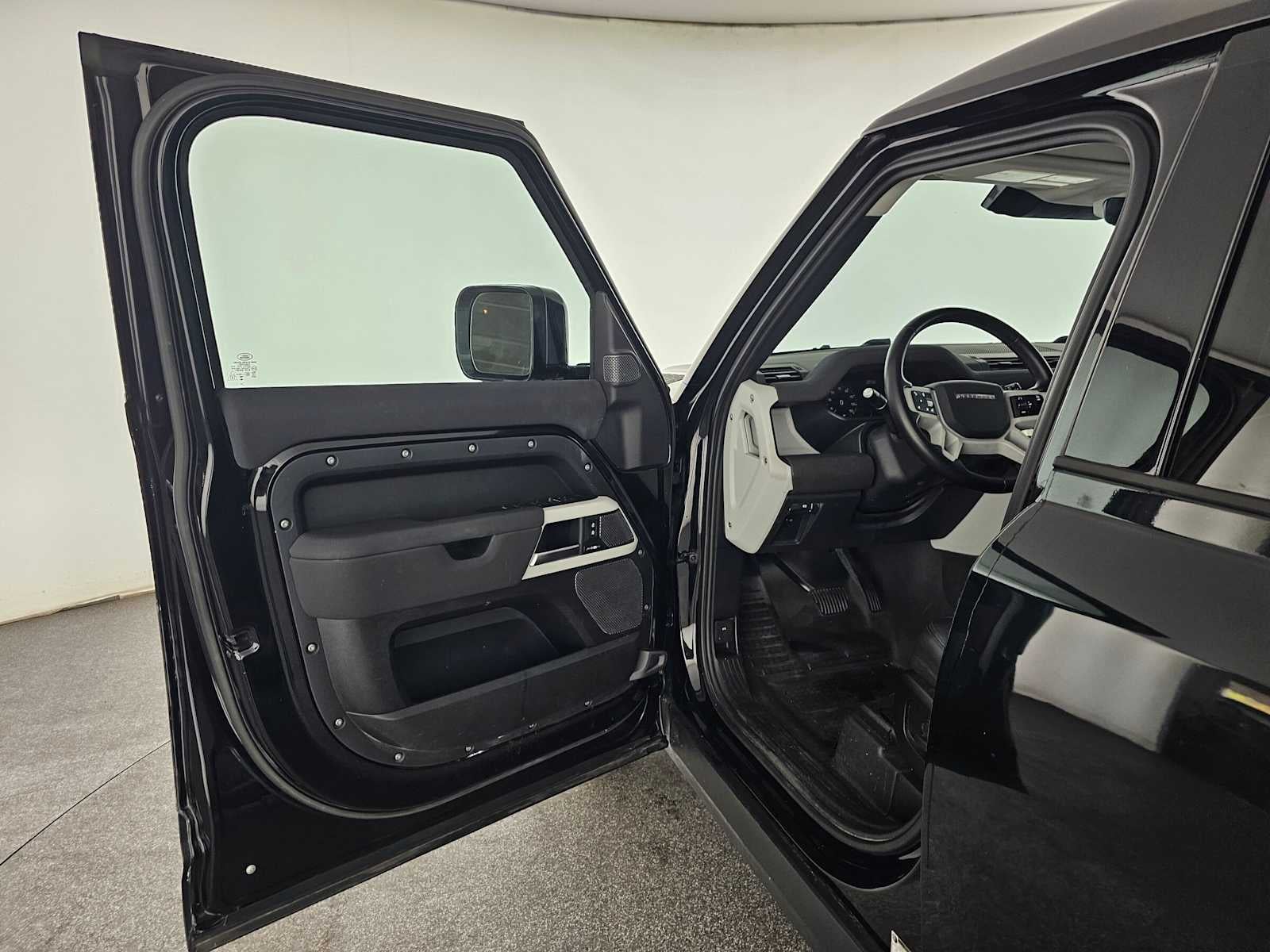 2023 Land Rover Defender S
