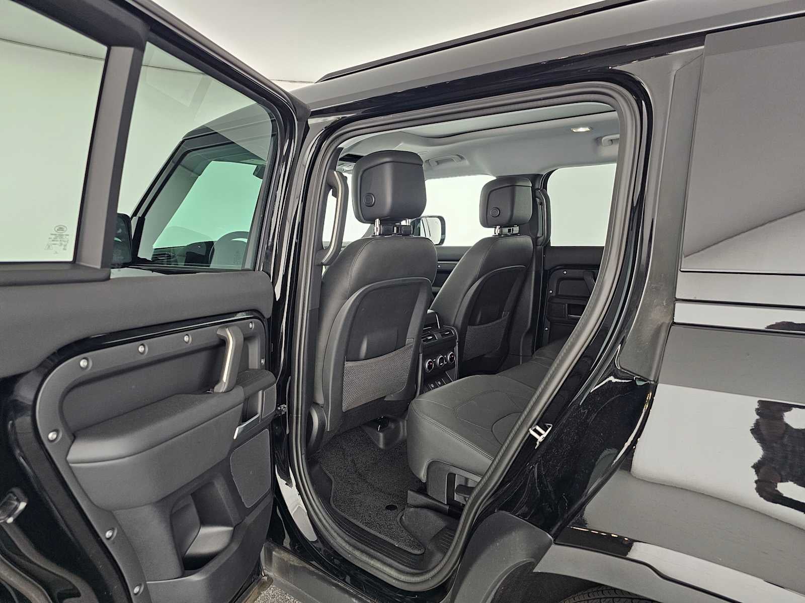 2025 Land Rover Defender S