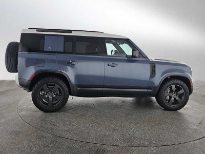 2023 Land Rover Defender SE