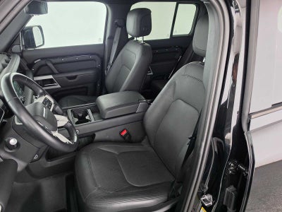 2024 Land Rover Defender SE