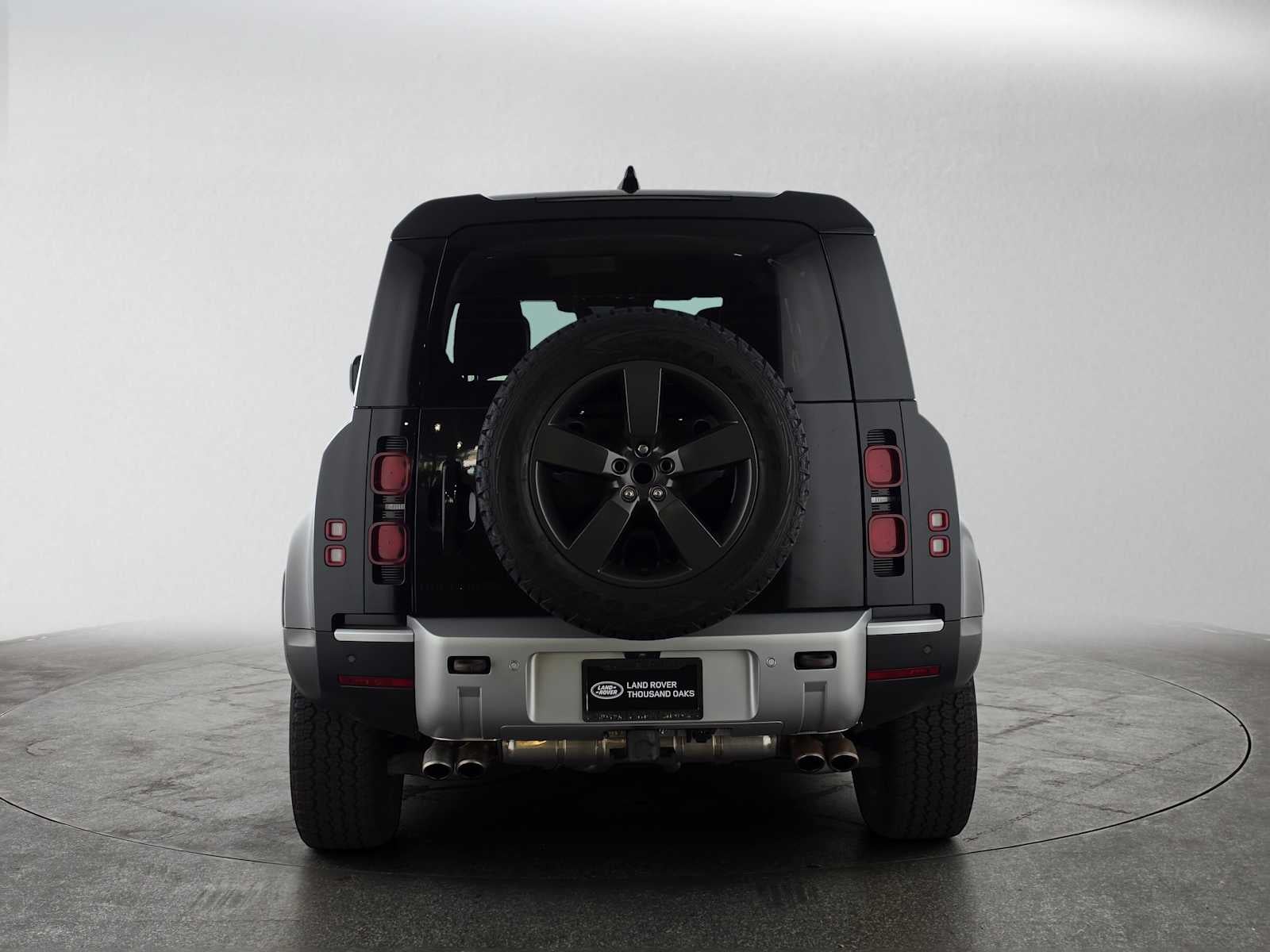 2024 Land Rover Defender SE