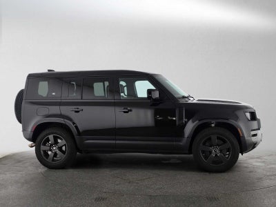 2024 Land Rover Defender SE