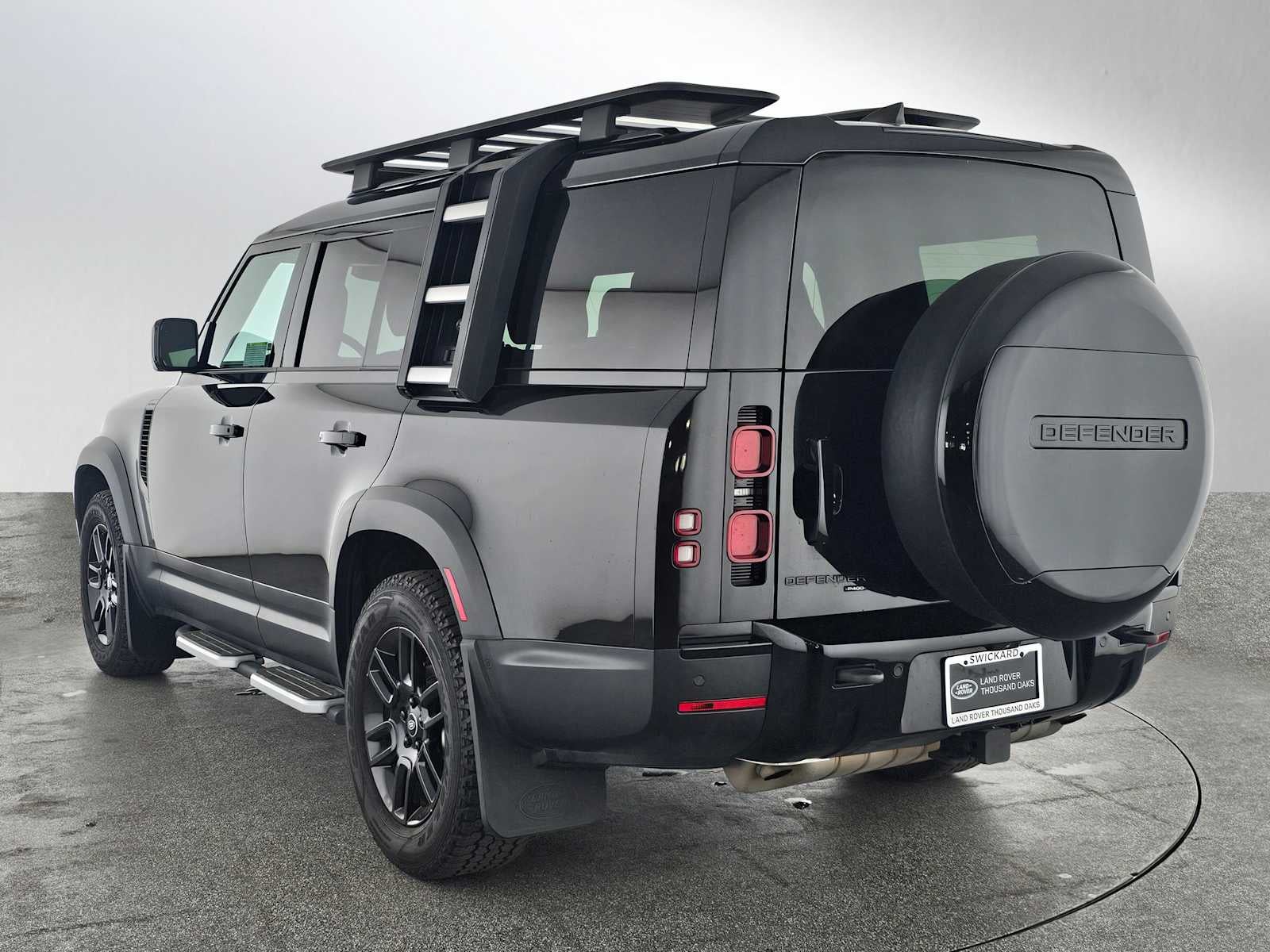 2023 Land Rover Defender SE