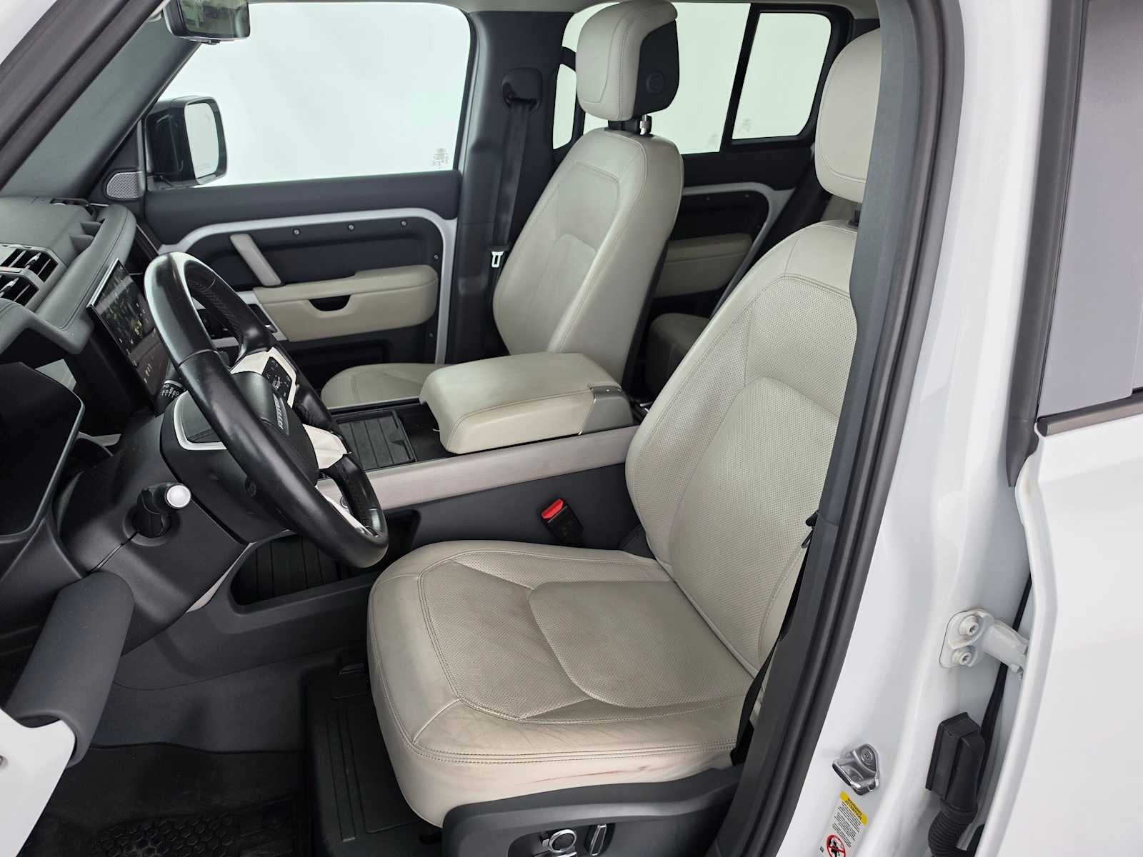 2023 Land Rover Defender First Edition