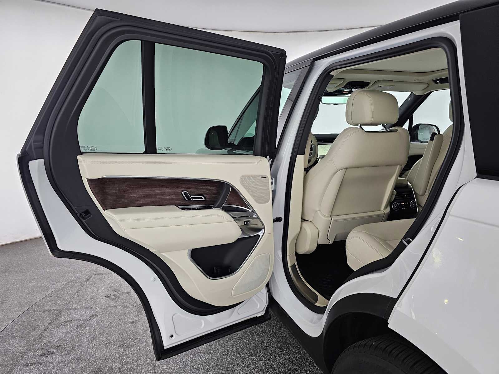 2024 Land Rover Range Rover SE