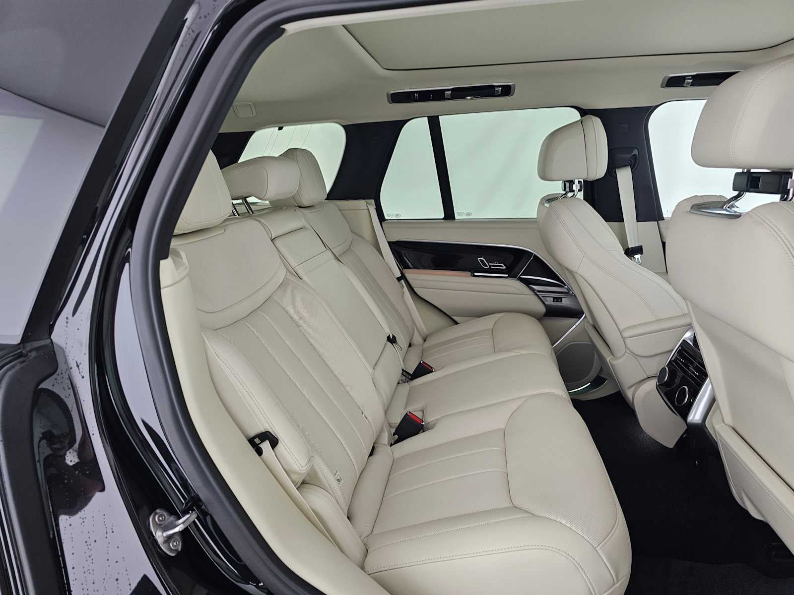 2026 Land Rover Range Rover SE