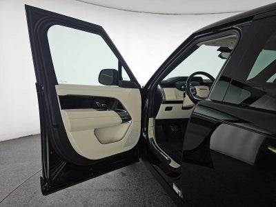 2026 Land Rover Range Rover SE