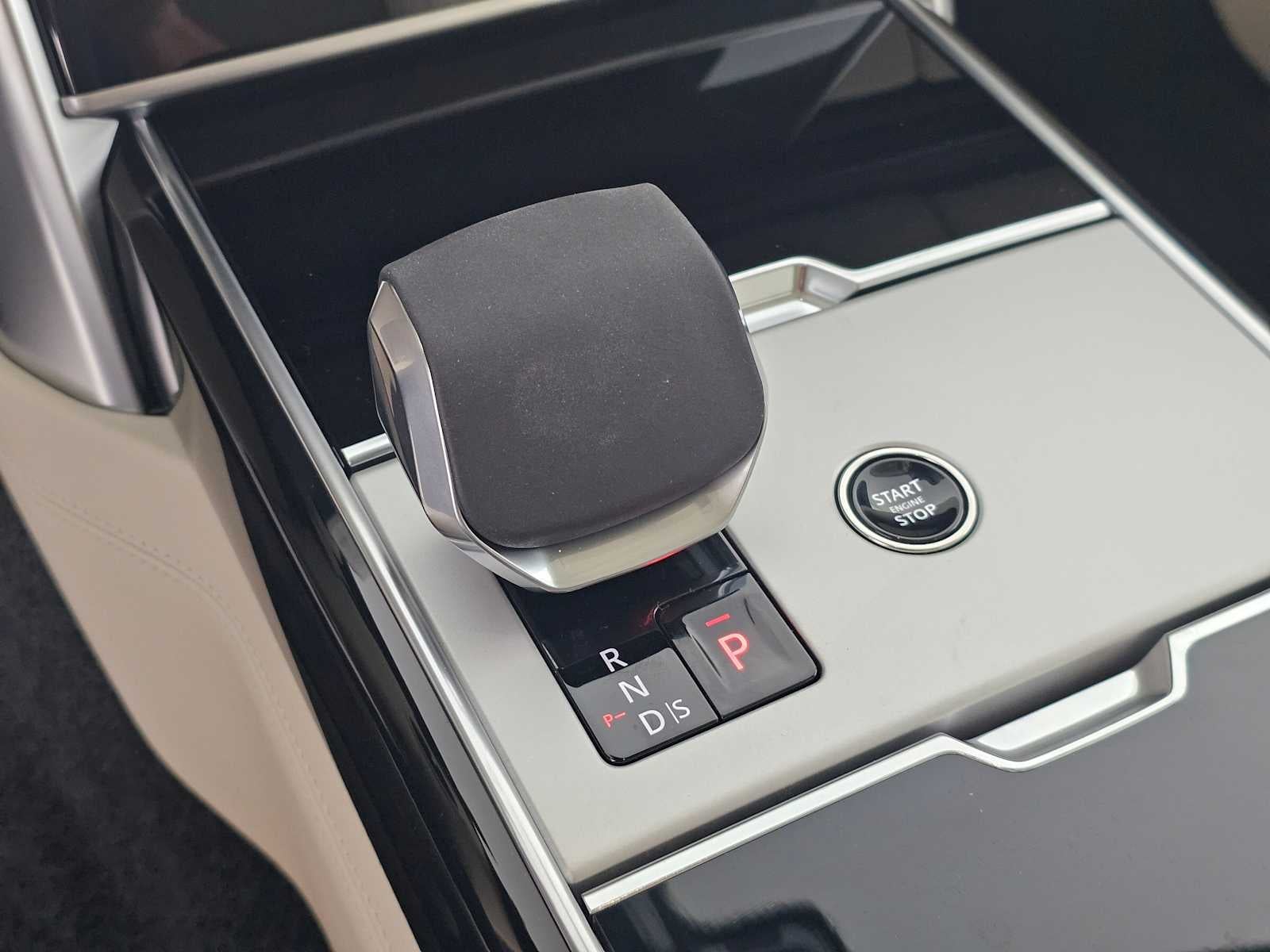 2026 Land Rover Range Rover SE