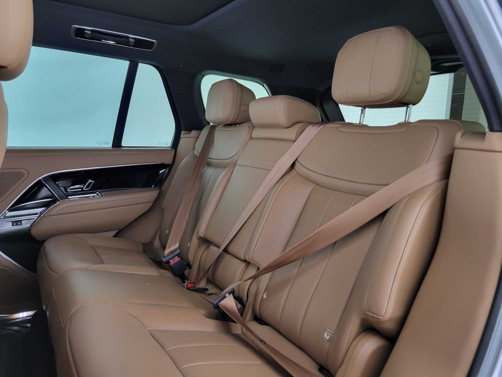 2025 Land Rover Range Rover SE