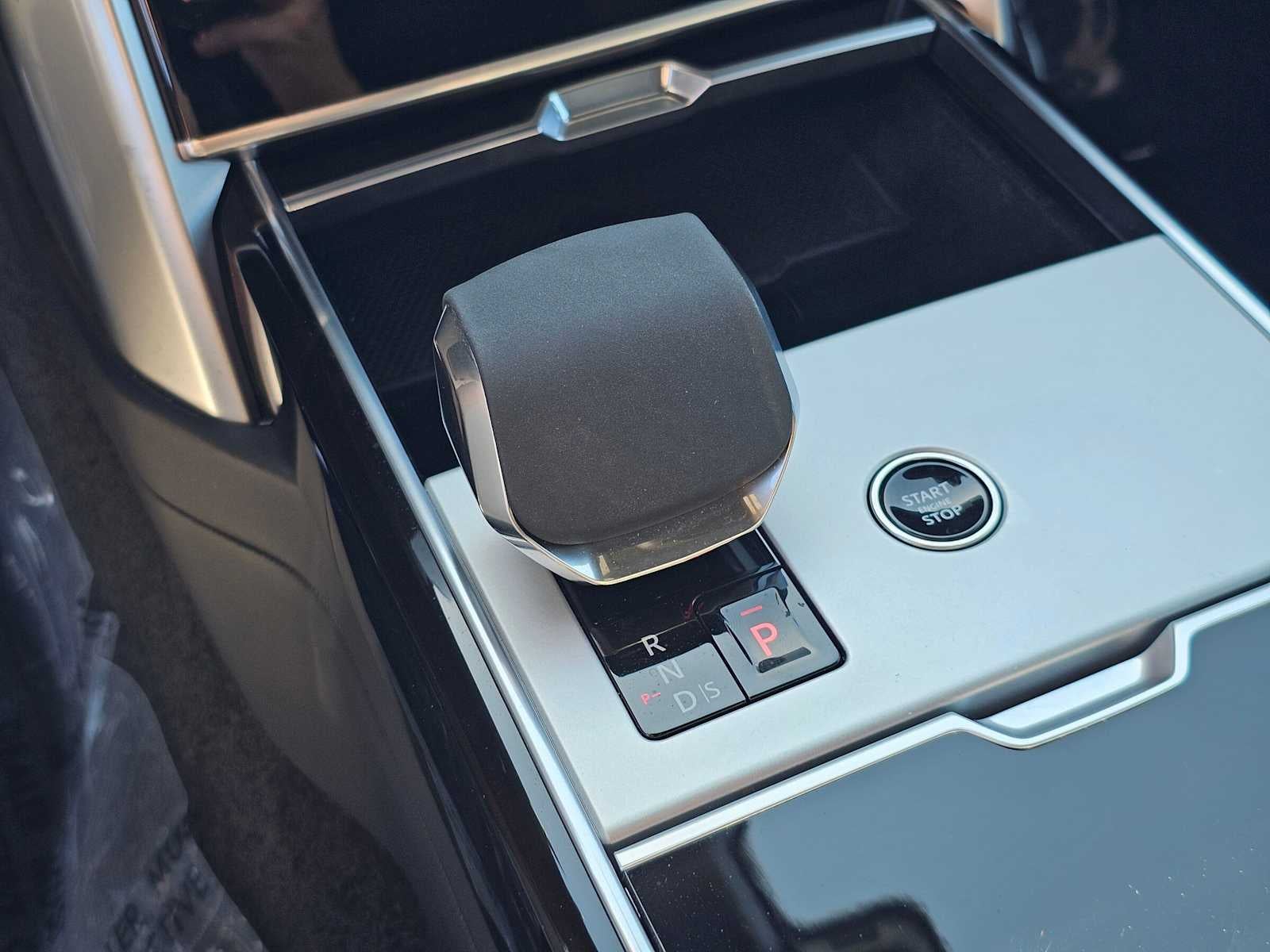 2024 Land Rover Range Rover SE