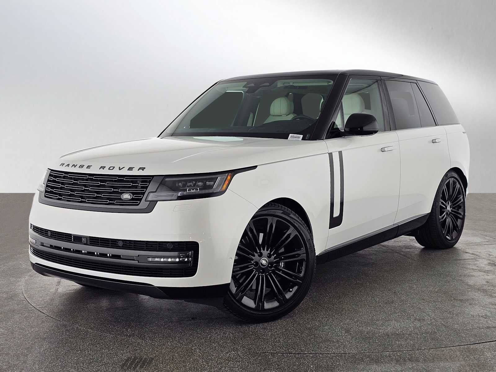 2025 Land Rover Range Rover SE