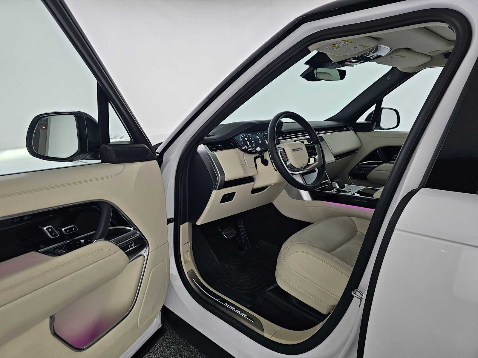 2025 Land Rover Range Rover SE