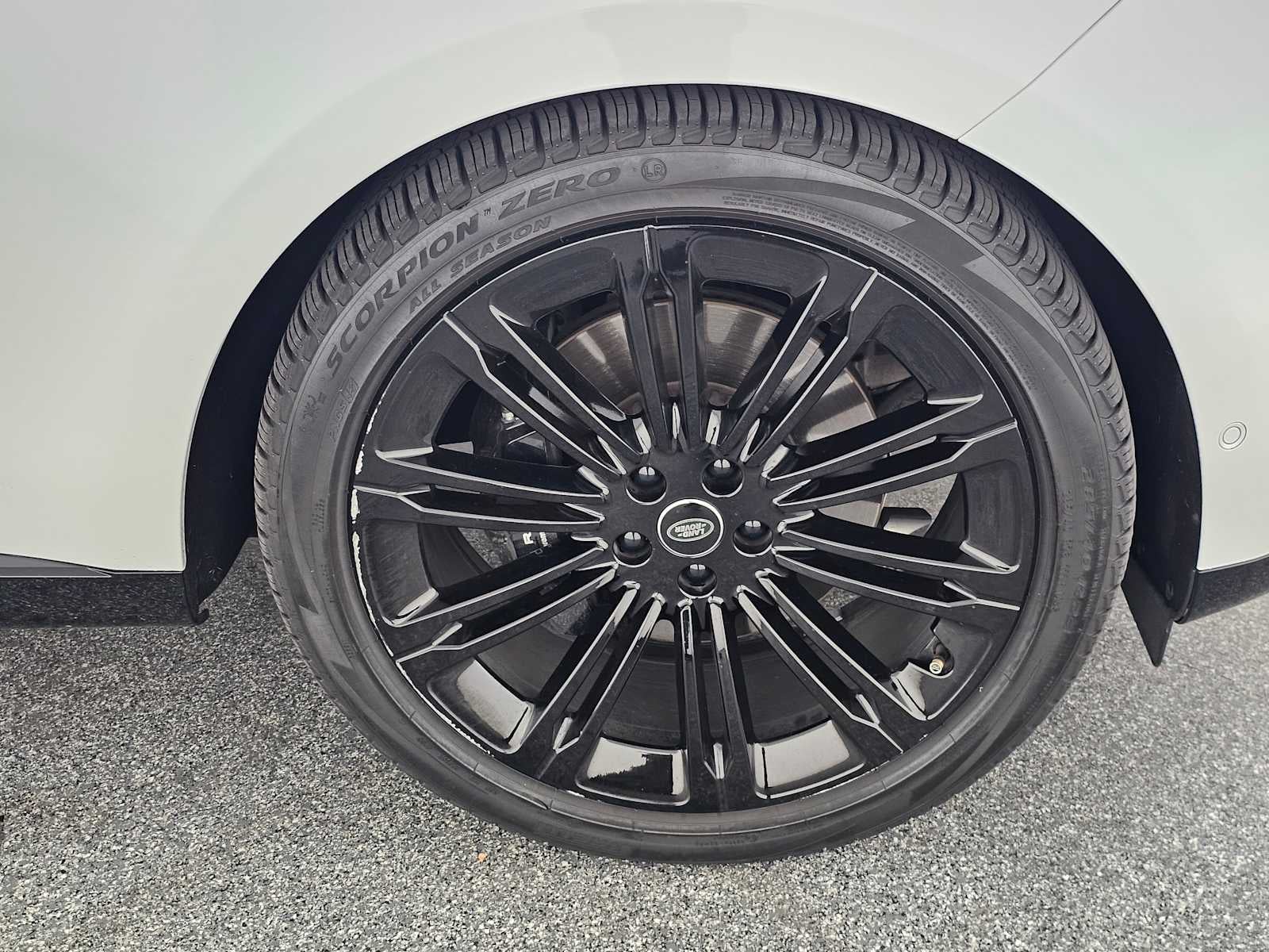 2025 Land Rover Range Rover SE