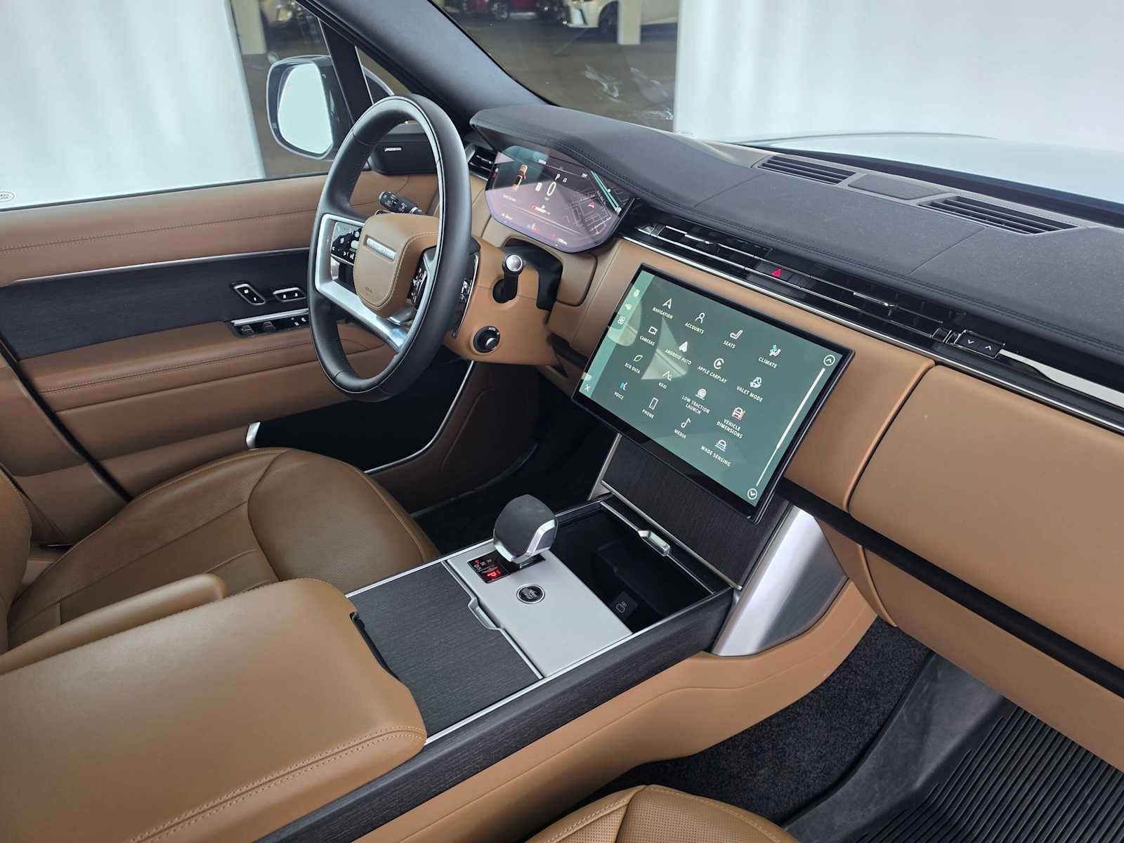 2025 Land Rover Range Rover SE