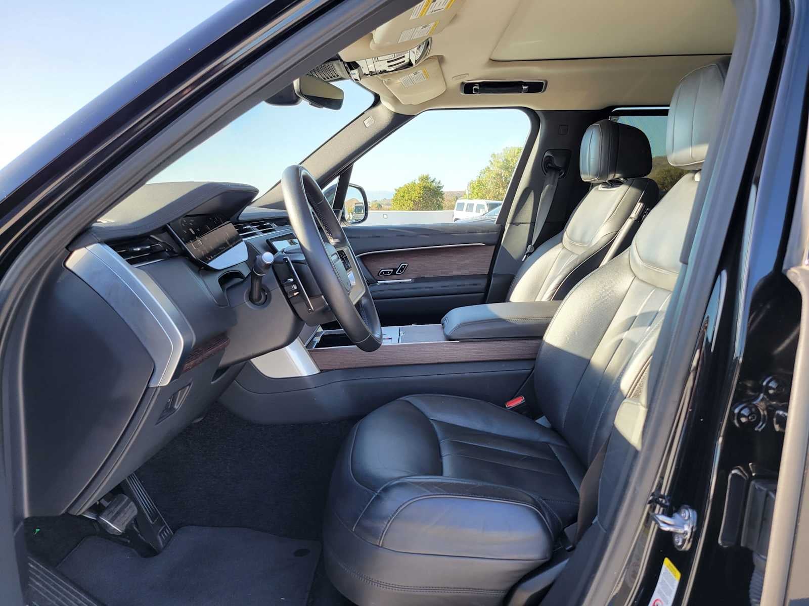 2025 Land Rover Range Rover SE