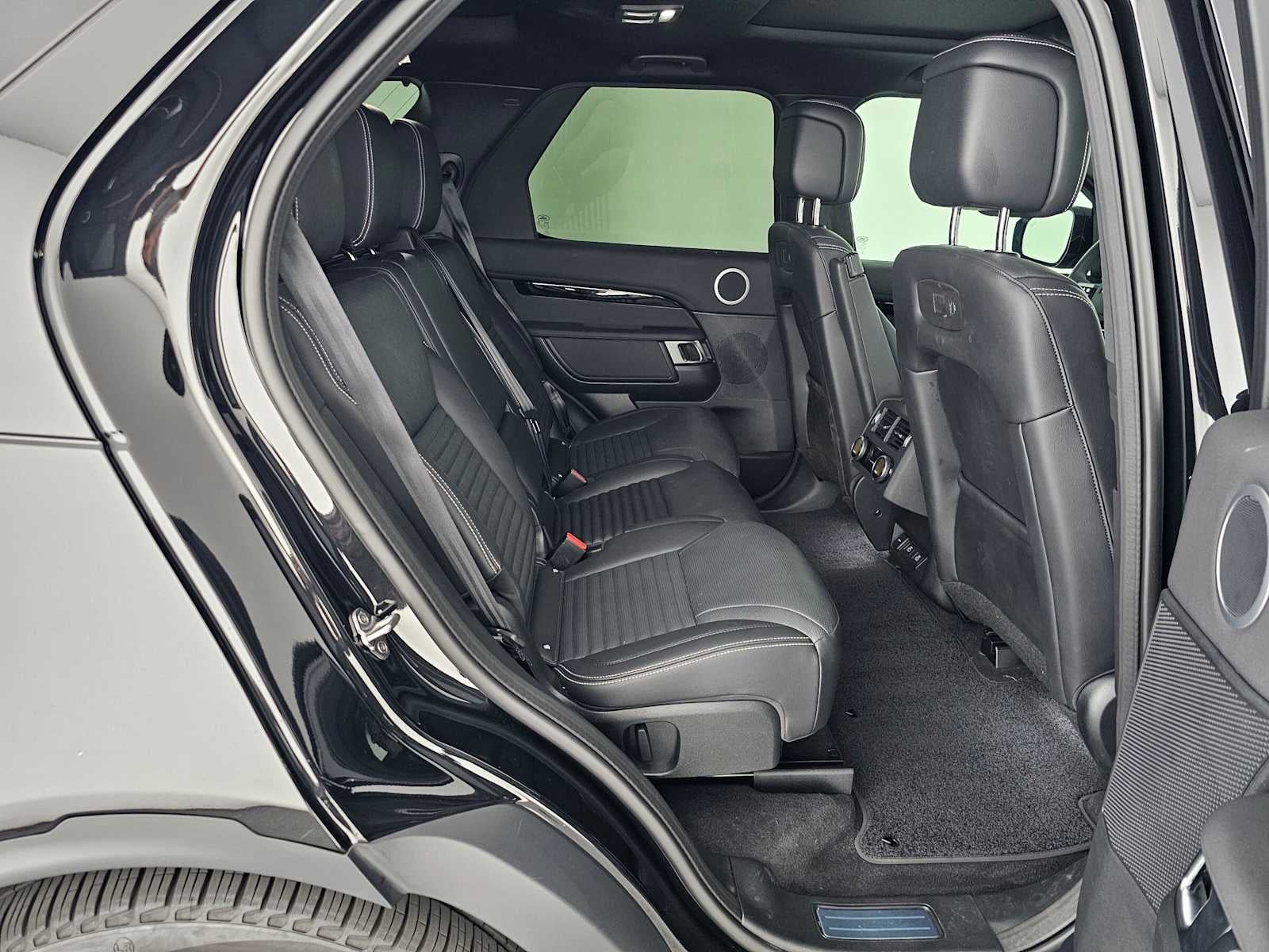 2025 Land Rover Discovery S