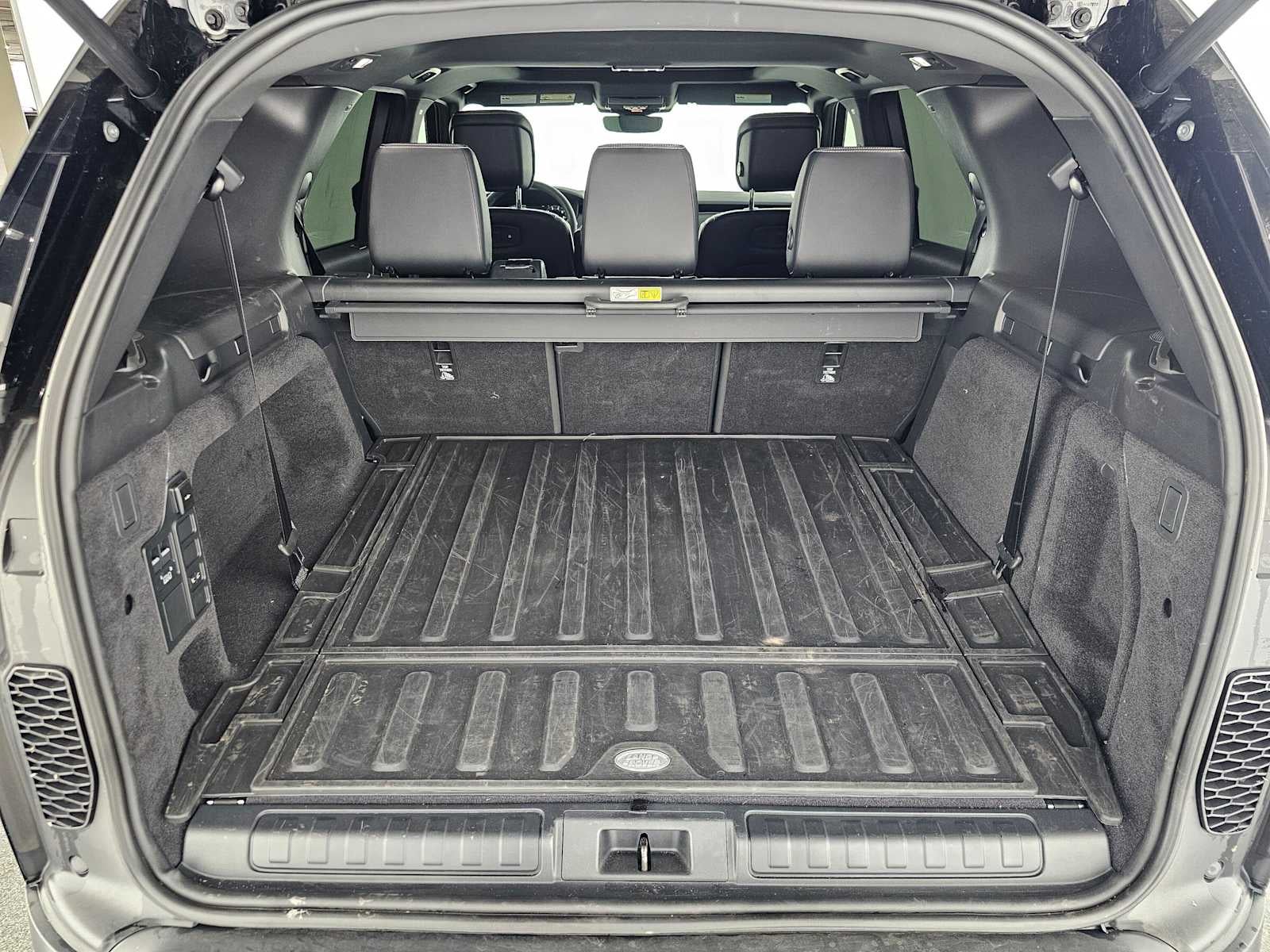 2025 Land Rover Discovery S