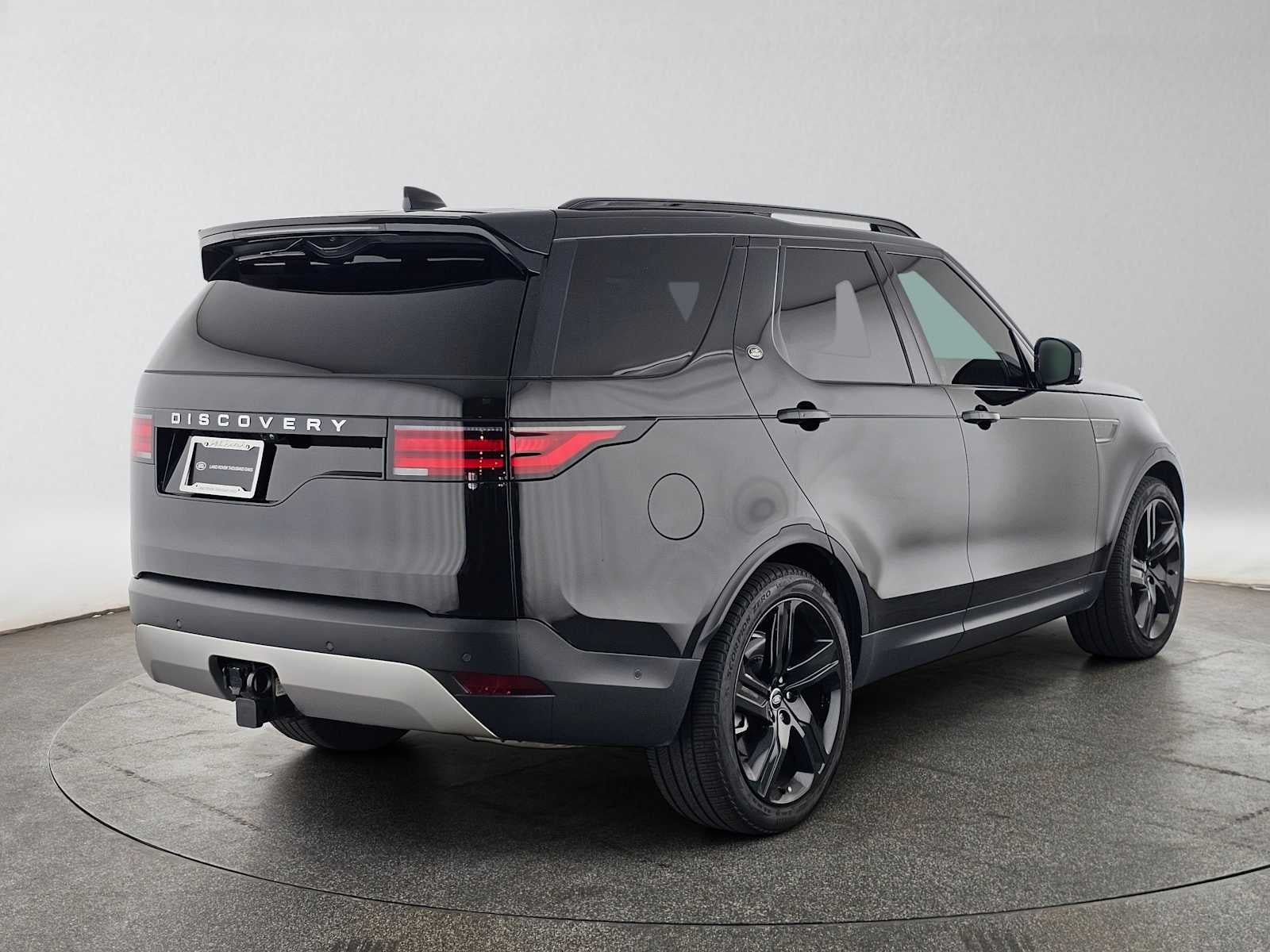 2025 Land Rover Discovery S