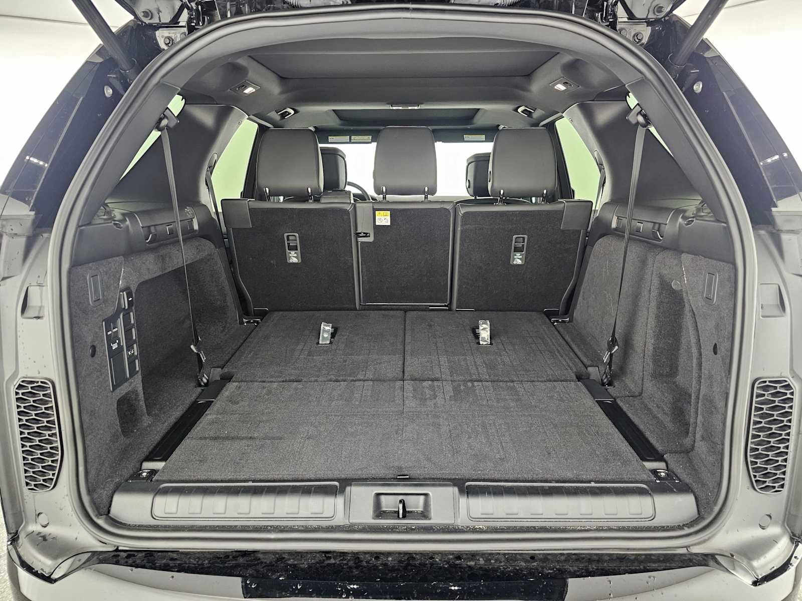 2025 Land Rover Discovery Dynamic SE